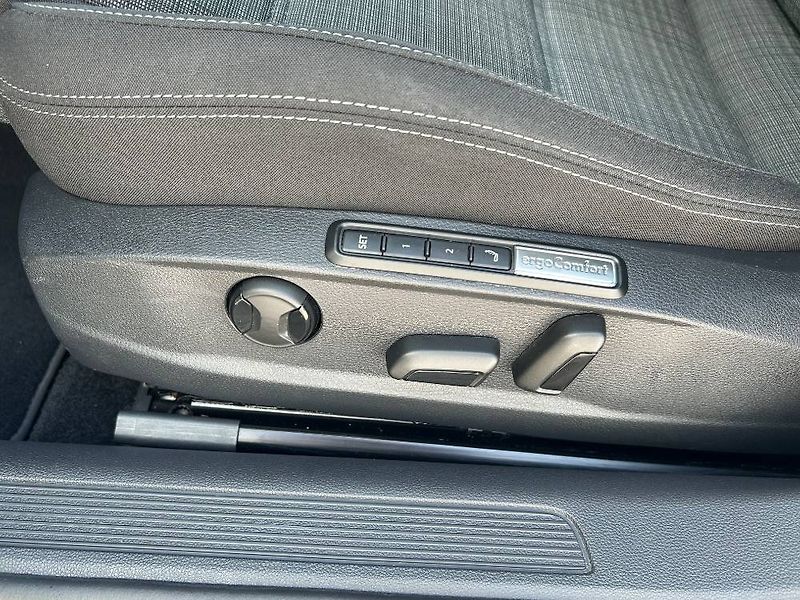 Volkswagen Passat Business 2,0 TDI 4M DSG - fotka 7 z 30