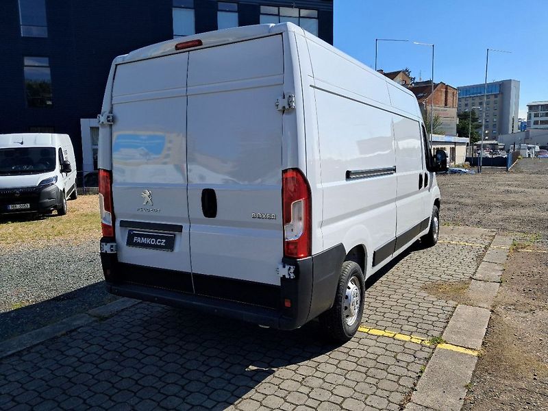Peugeot Boxer Furgon 3500 L3H2 BlueHDi 165k - fotka 5 z 20