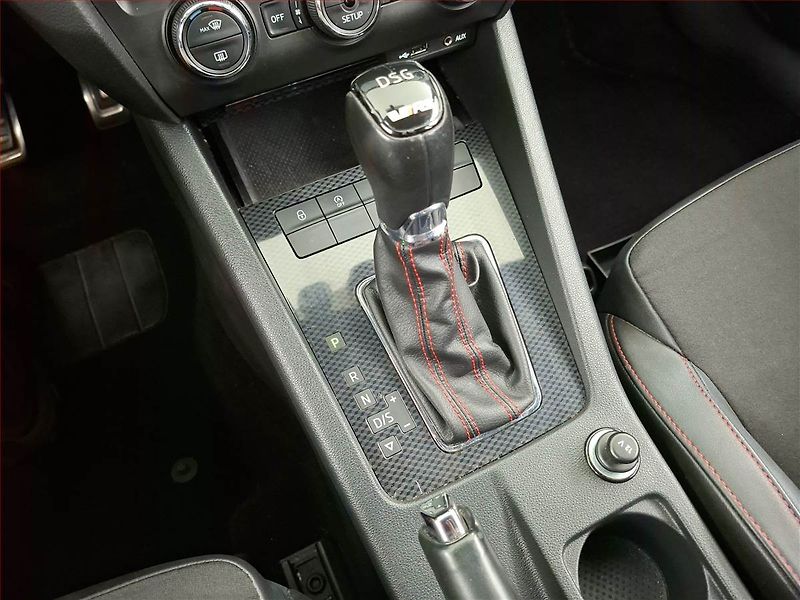 Škoda Octavia (2014) RS 2.0 TDI, Automat, Navi - fotka 13 z 16