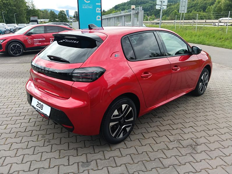 Peugeot 208 (2026) ALLURE Elektro 115 kW / 156 k - fotka 7 z 28