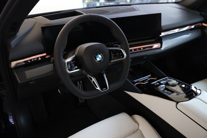 BMW Řada 5 540d xDrive Sedan - fotka 2 z 18