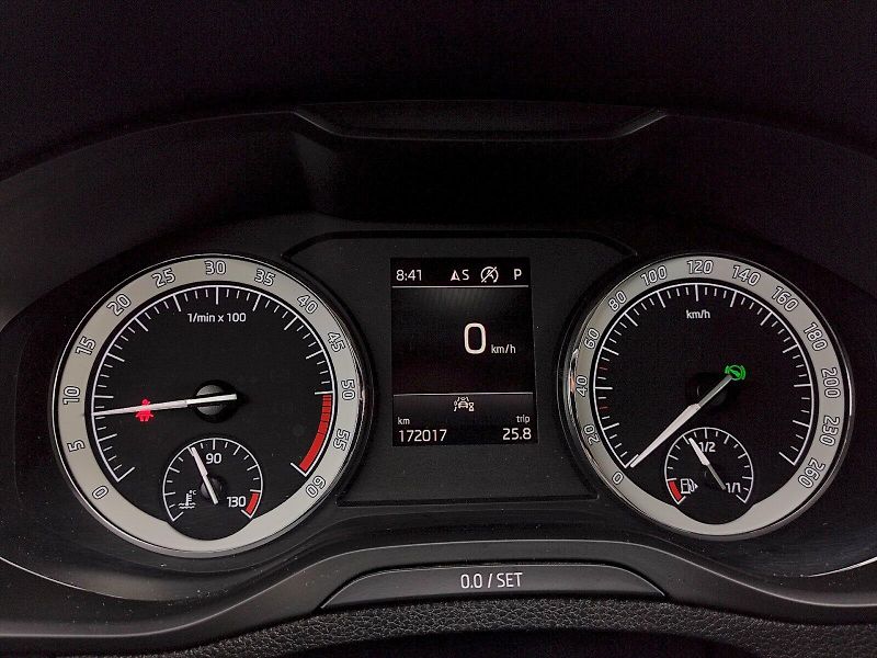 Škoda Karoq (2021) Ambition 2,0 Tdi 85 kw DSG - fotka 7 z 36