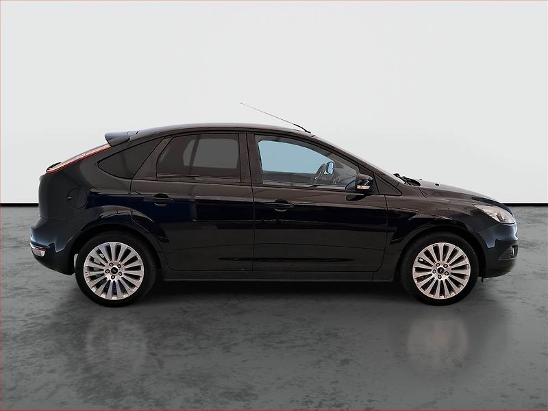 Ford Focus (2009) 1.8 16V, po STK, Tažné - fotka 6 z 15