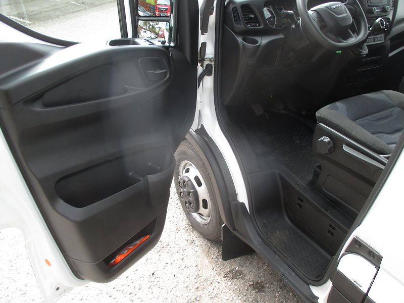 Iveco Daily 35C16, 2,3, HČ, 8 palet - fotka 16 z 19