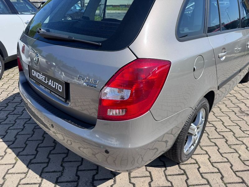 Škoda Fabia (2010) 1,2 TSI 63 KW STK - fotka 11 z 50
