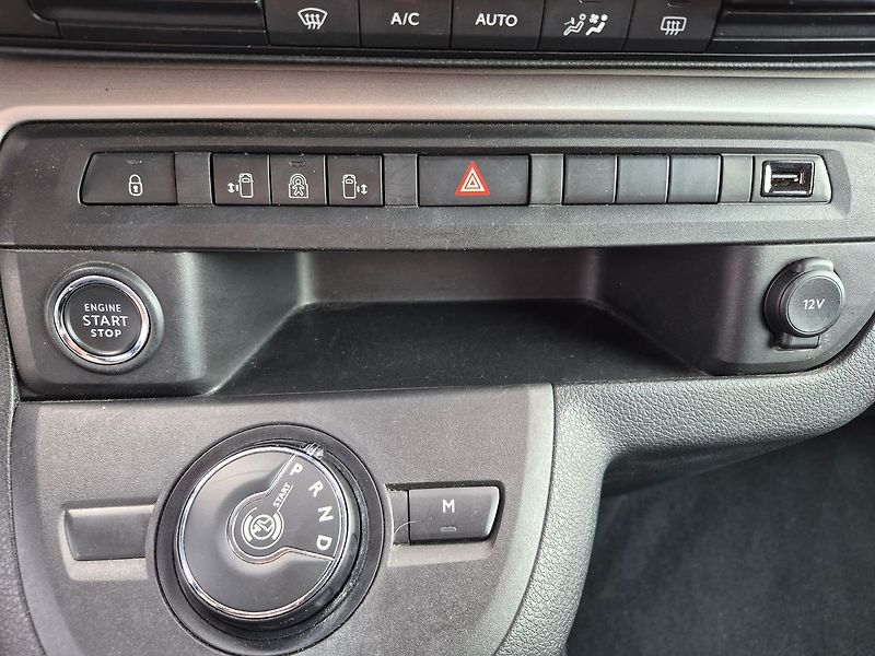 Toyota ProAce Verso VIP L2 Webasto 2,0 D 130 kW 8A - fotka 16 z 23