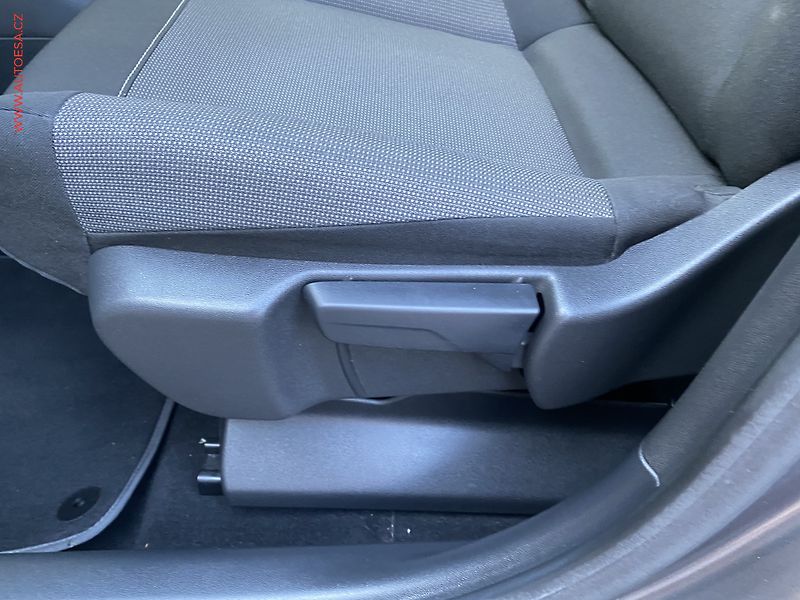 Citroën C3 Aircross (2022) 1.2 PT C-Series, Navi, kamera - fotka 14 z 17