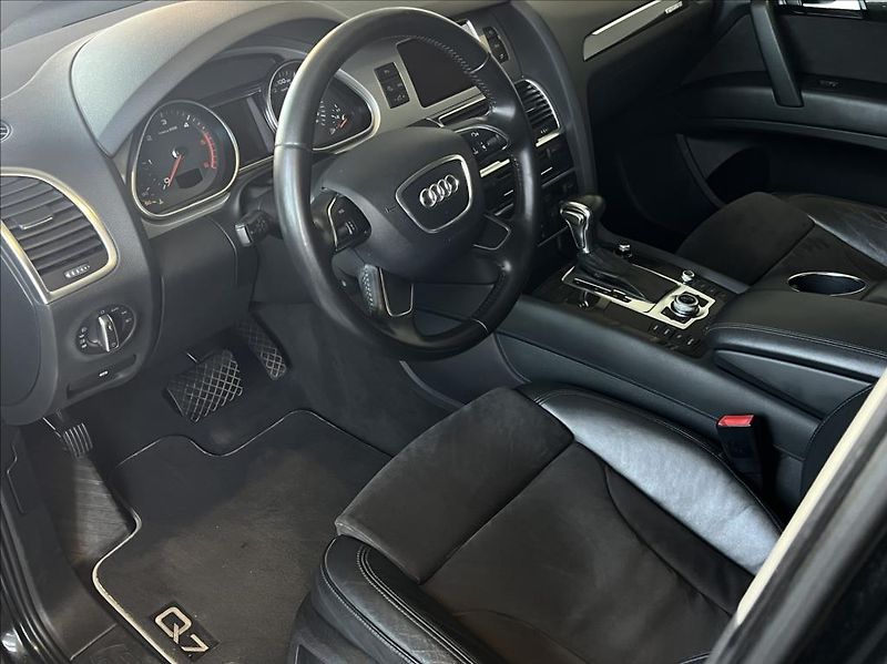Audi Q7 3,0 TDi QUATTRO 7-MÍST - fotka 11 z 34