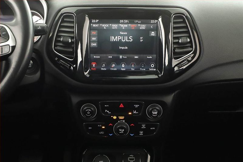Jeep Compass (2017) 1.4 MultiAir, 4X4, Automat - fotka 9 z 20