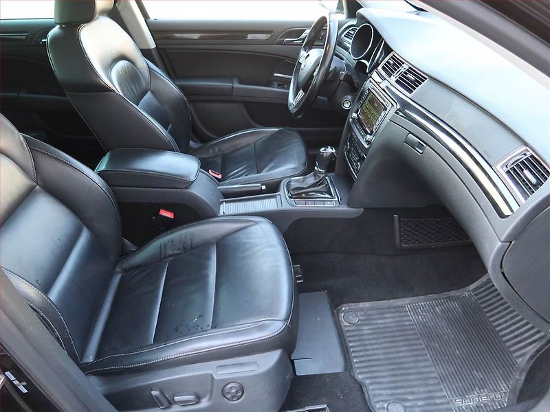 Škoda Superb (2013) Elegance 2.0 TDI, Automat - fotka 9 z 19