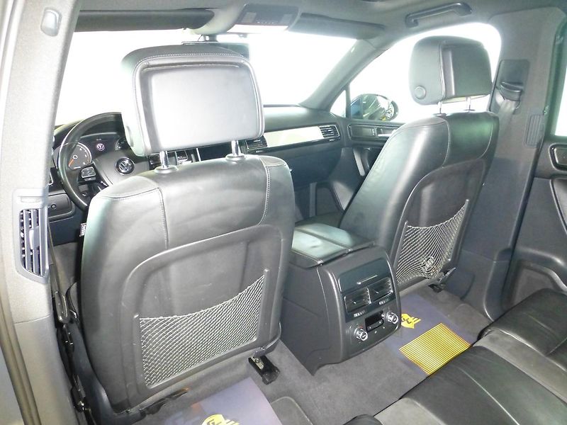 Volkswagen Touareg (2011) 3,0TDI*NAV*PANORAMA*TAŽNÉ 3,5T - fotka 20 z 33