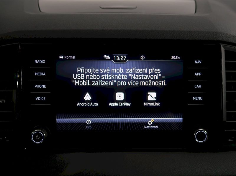 Škoda Karoq (2024) SPORTLINE 1.5TSI 110KW DSG - fotka 27 z 35