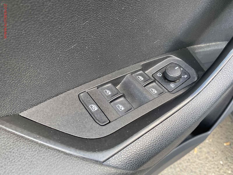 Škoda Karoq (2019) 2.0 TSi 4x4, SportLine, DSG - fotka 14 z 21