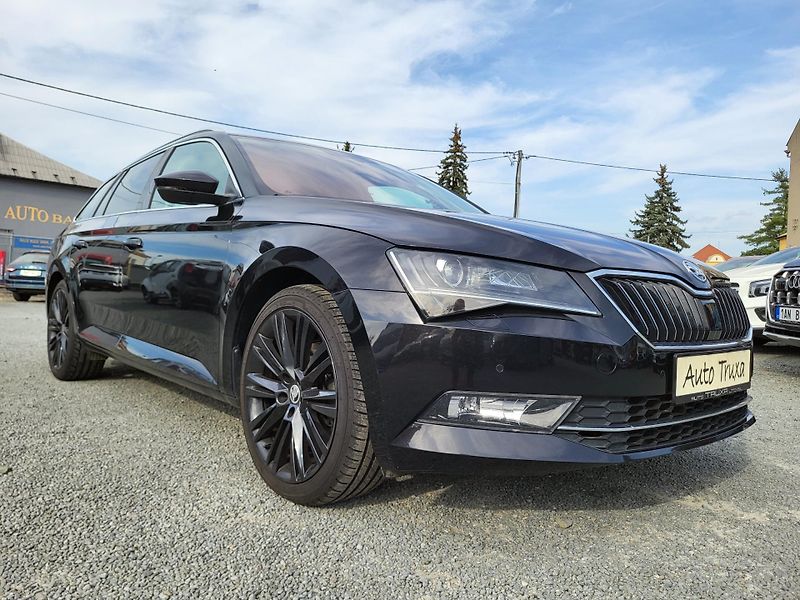 Škoda Superb 2.0 TSI 162kW DSG STYLE+ - fotka 35 z 48