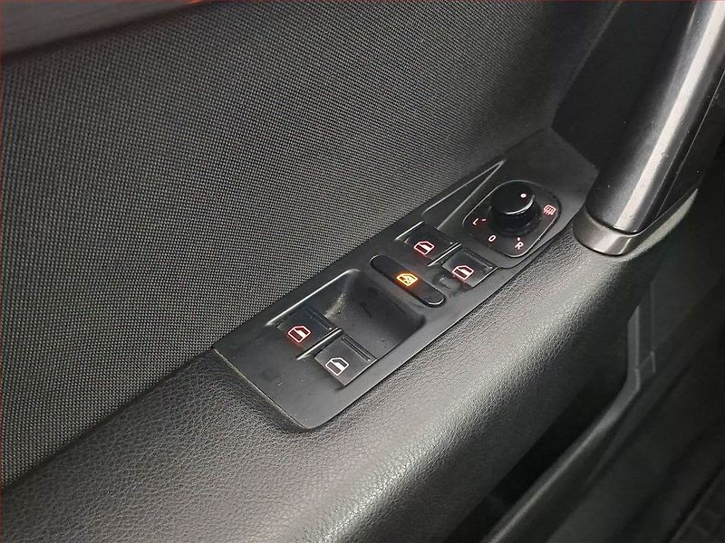 Volkswagen Passat (2011) 1.6 TDI, Tempomat - fotka 18 z 18