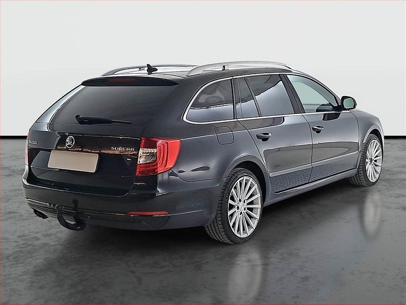 Škoda Superb (2015) 2.0 TDI, Navi, Xenony - fotka 5 z 21