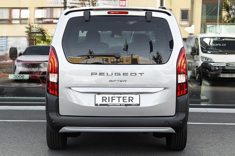 Peugeot Rifter (2026) 1,5 LONG GT 7 míst 130k EAT8 - fotka 6 z 24