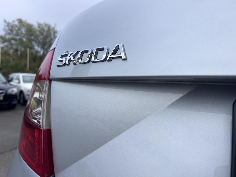 Škoda Octavia 1.2 TSI Ambition - fotka 23 z 35