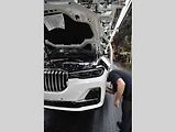 Záběry z výroby prototypů nového BMW X7.