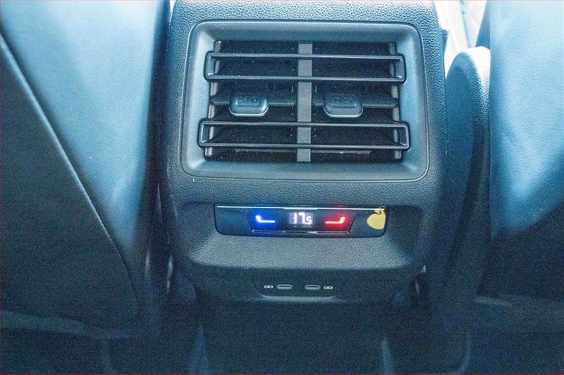 Volkswagen Tayron (2025) 1.5 eTSI - fotka 24 z 25