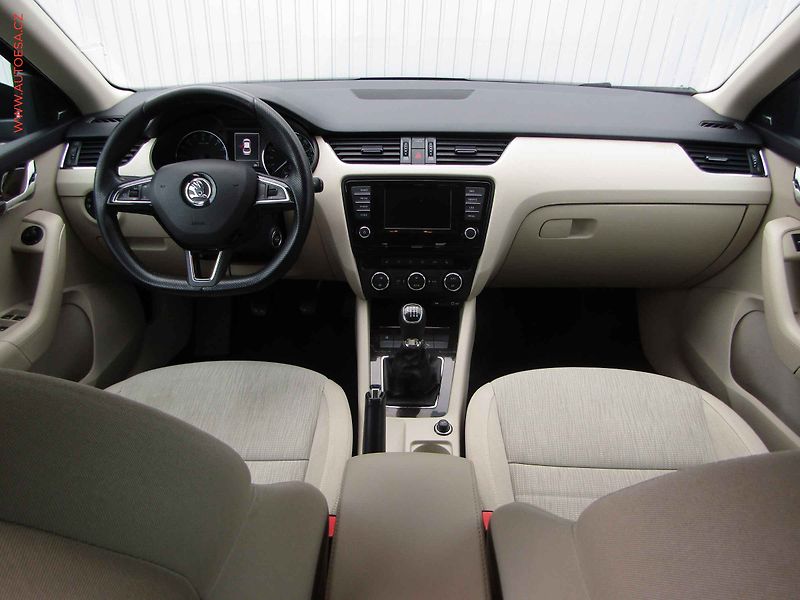 Škoda Octavia (2014) 2.0 TDi, 2.maj,ČR, Elegance - fotka 8 z 18