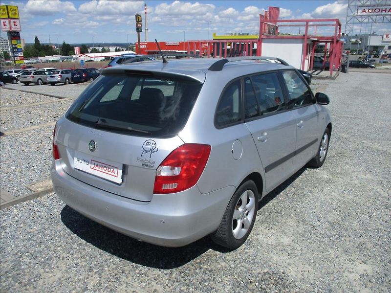 Škoda Fabia 1,4 i 16v, aut. klimatizace, - fotka 8 z 24