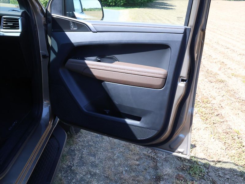 Volkswagen Amarok 3.0 TDi PanAmericana 10AUT 4x4 - fotka 14 z 41