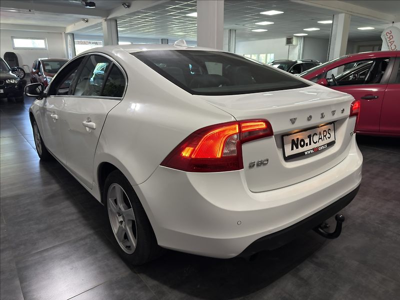 Volvo S60 1,6   T3 SUMMUM XENON BLIS - fotka 4 z 33