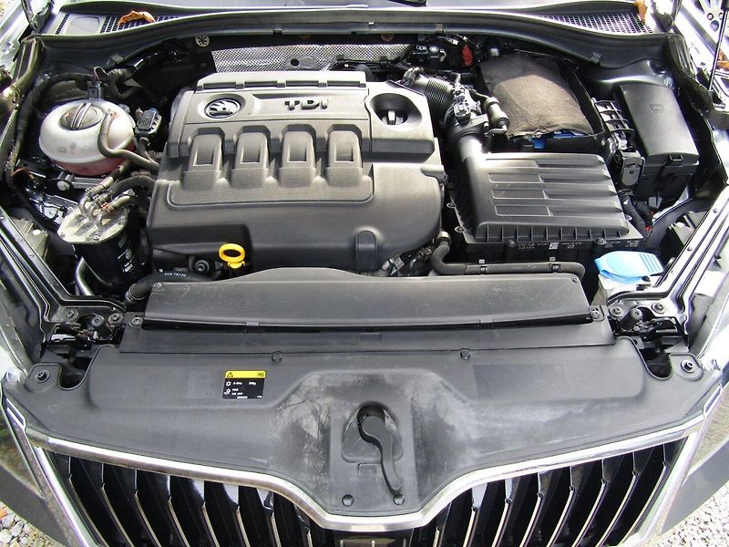 Škoda Superb (2017) 1.6 TDI 88kW - fotka 40 z 40
