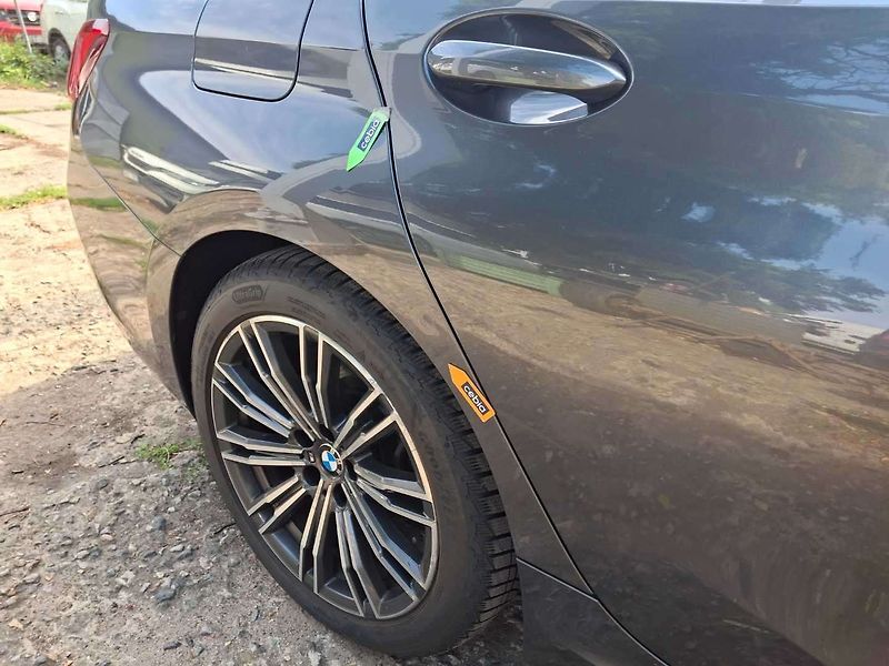 BMW Řada 3 320d xDrive AT Touring - fotka 69 z 83