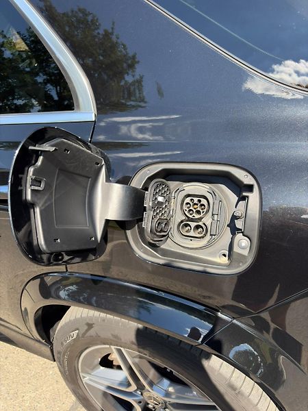 Mercedes-Benz GLE (2021) 300e - fotka 8 z 26