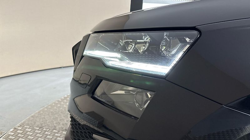 Škoda Karoq 1.5 TSI DSG Sportline - fotka 18 z 27
