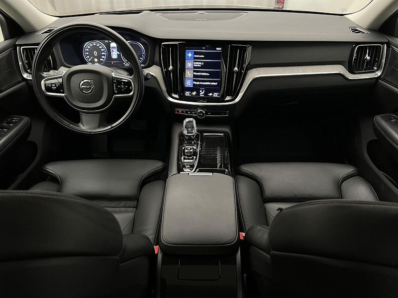 Volvo V60 T6 AWD RECHARGE INSCRIPTION  - fotka 2 z 43