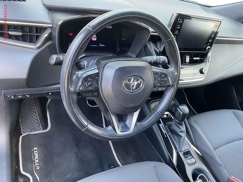 Toyota Corolla (2021) 1.8, Business, AT, LED - fotka 12 z 18