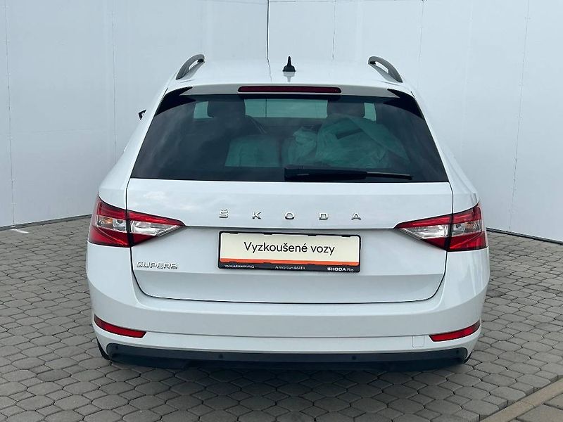 Škoda Superb Ambition 7DSG 2,0TDI - fotka 22 z 24