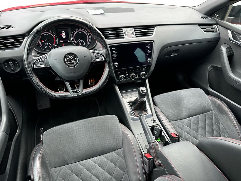 Škoda Octavia RS 2.0FSI 169KW - fotka 10 z 22
