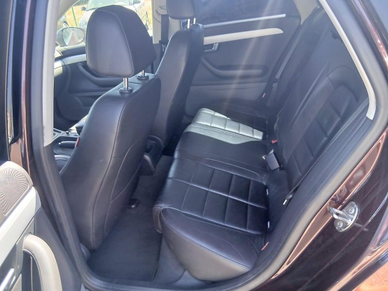 Seat Exeo ST, 2.0 TSI, 200 PS, 6 kvalt. - fotka 32 z 43