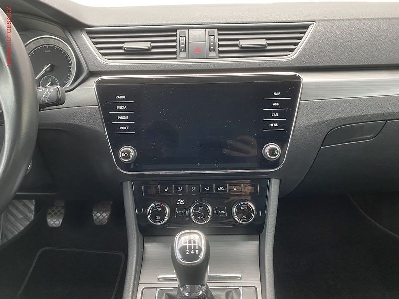 Škoda Superb (2020) 2.0 TDi, Style, LED, navi - fotka 12 z 18