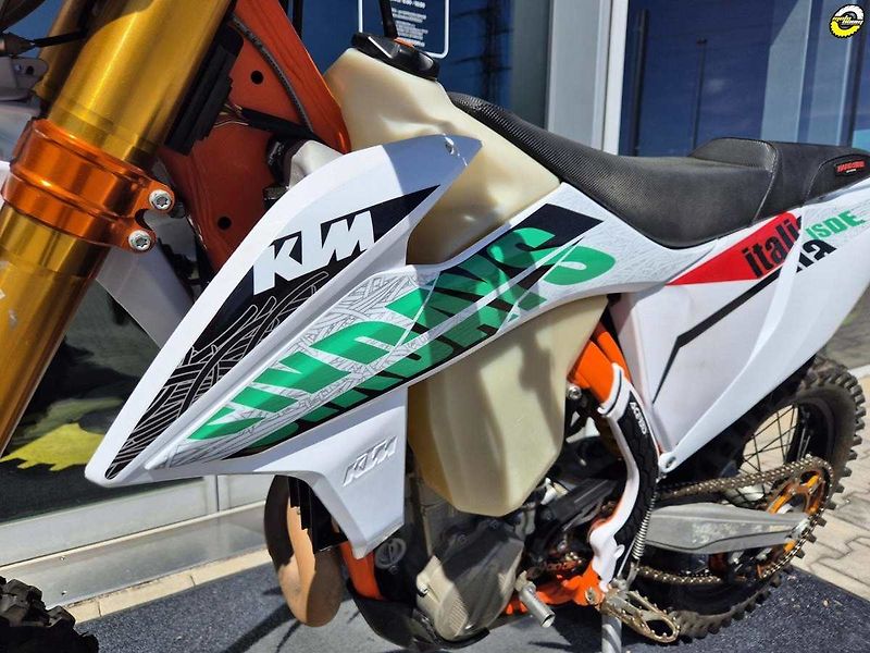 KTM (2021) 450 EXC-F SIX DAYS - fotka 11 z 22