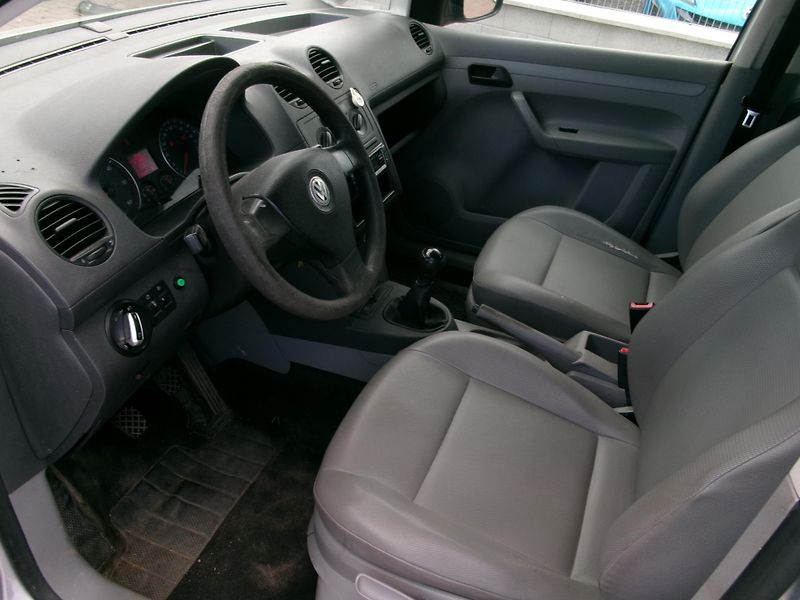 Volkswagen Caddy (2009) 1,9TDI KLIMA invalid.rampa - fotka 14 z 29