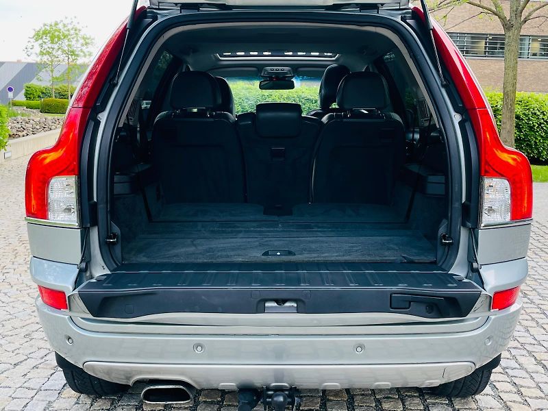Volvo XC90 2.4 D5 4x4 AUT SERVISKA TAŽNÉ - fotka 19 z 49