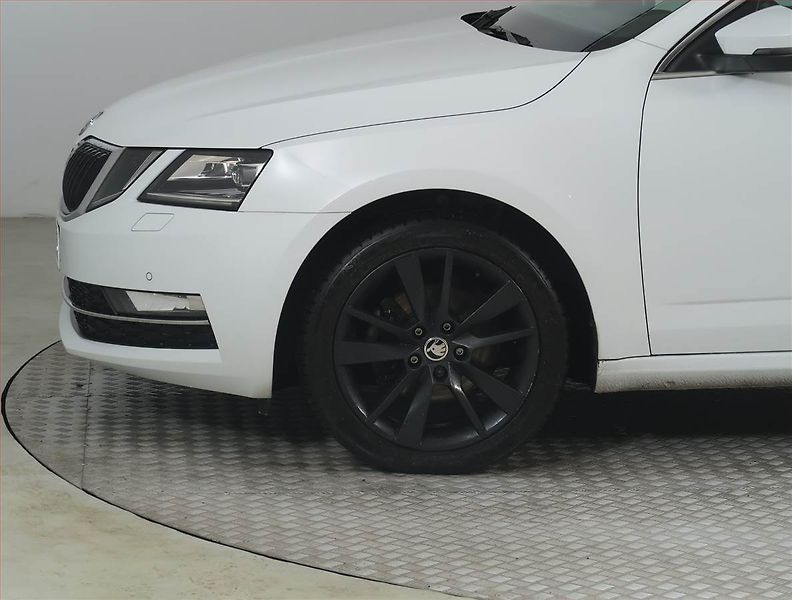 Škoda Octavia (2019) Style 2.0 TDI, Automat - fotka 15 z 19