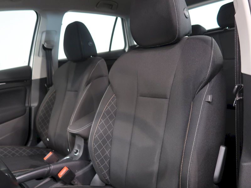 Škoda Kamiq (2023) AMBITION 1.5TSI 110KW - fotka 22 z 29