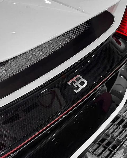 Bugatti Chiron (2019) Exkluzivní W16 sportovní edice - fotka 11 z 14
