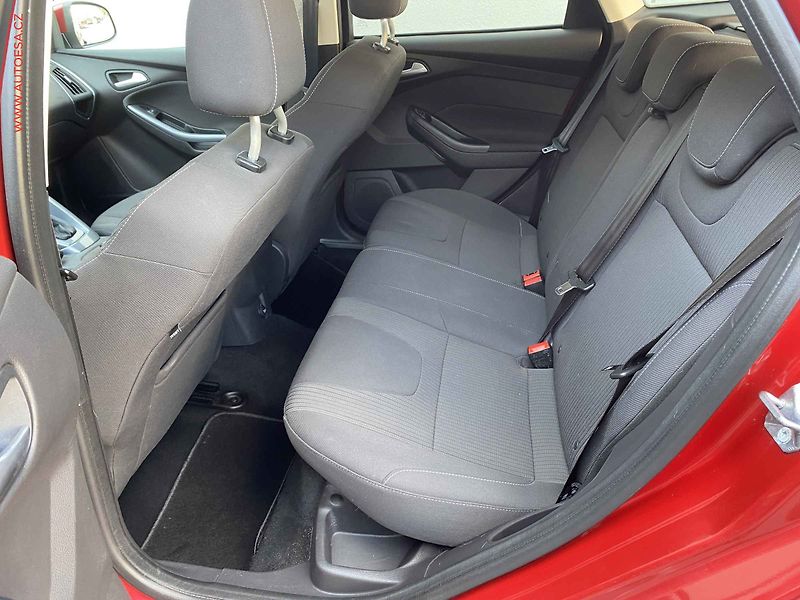 Ford Focus (2014) 2.0 TDCi, Titanium, navi - fotka 10 z 21