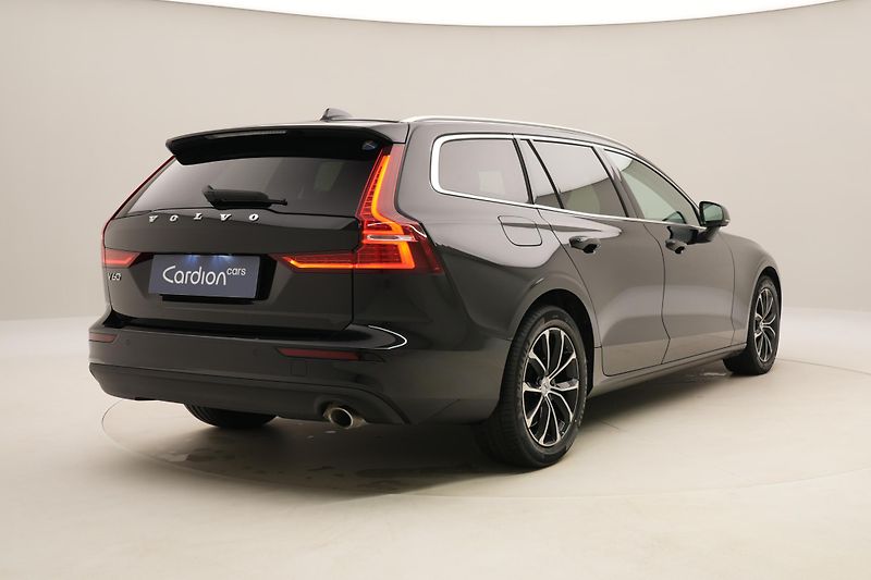 Volvo V60 D3 MOMENTUM AUT REZERVACE - fotka 12 z 39