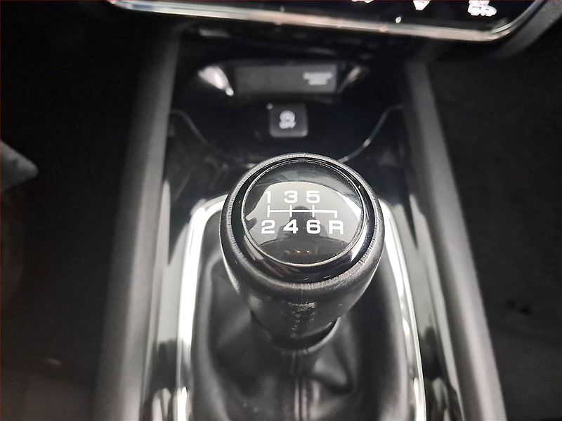 Honda HR-V (2019) Elegance 1.5 i-VTEC, ČR,1.maj - fotka 16 z 20