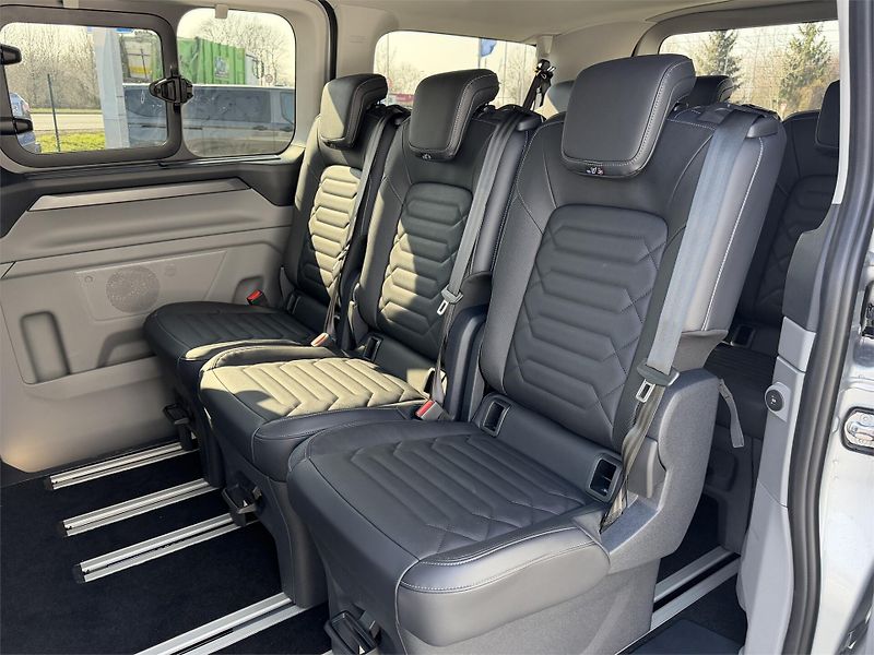 Ford Tourneo Custom (2025) Titanium X L1, Tourneo, 2.0 Ec - fotka 13 z 18