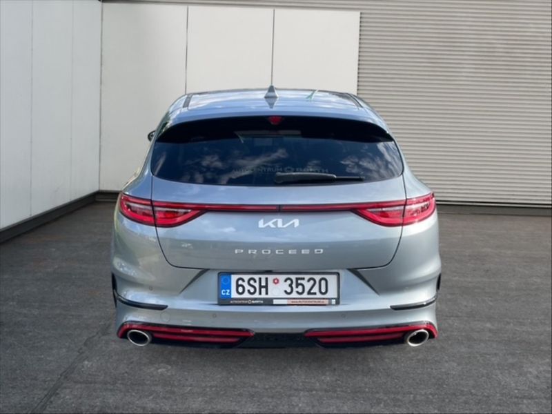 Kia ProCeed 1,6 T-GDI GT AT - fotka 5 z 11