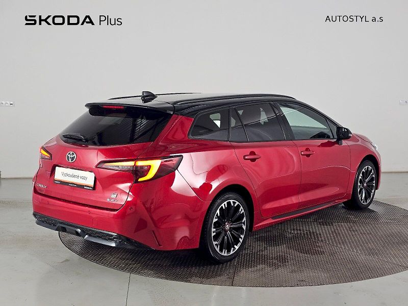 Toyota Corolla (2025) TS 1.8HEV 140k GR SPORT - fotka 2 z 32